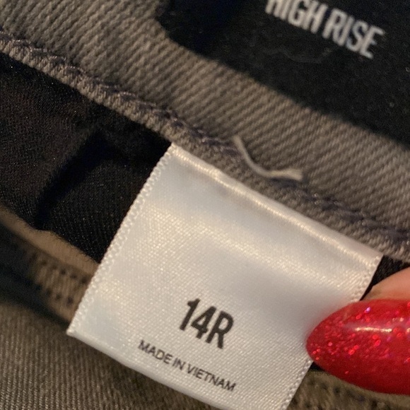 Express Super High Waisted Snakeskin Print Jeans - Picture 11 of 12